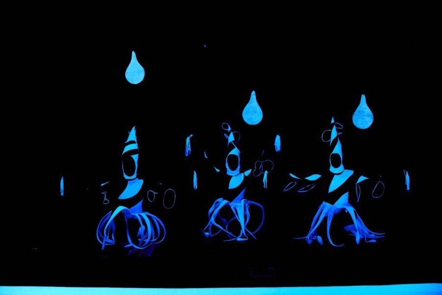 Prague: WOW Show Black Light Theater - The Effects That Actually Make You Look Twice