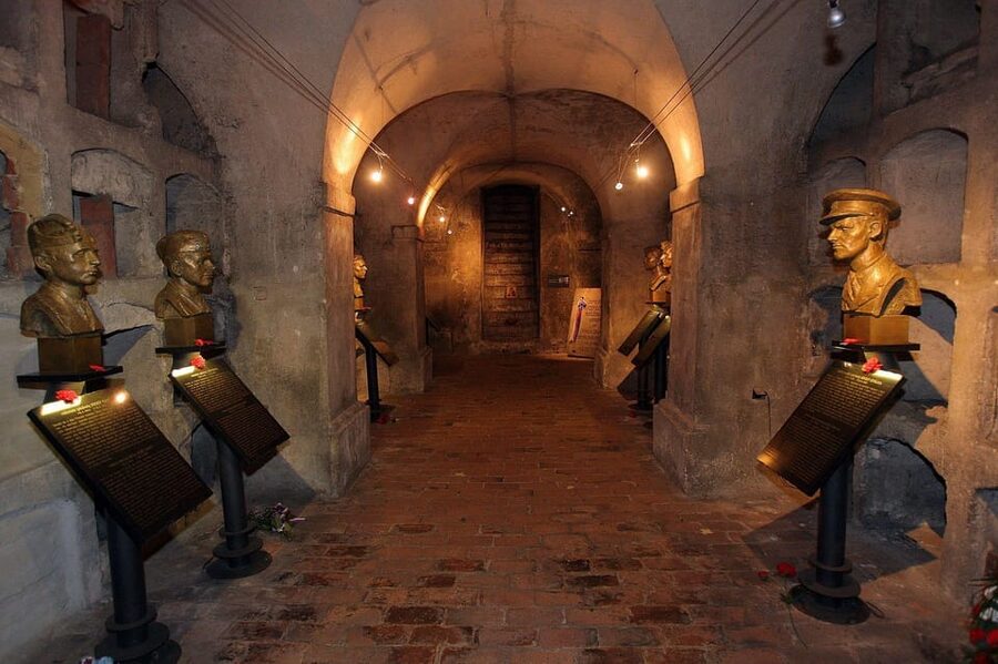Prague: WWII Tour with Local Historian SMALL GROUP - Price and Value: What You Get for $65