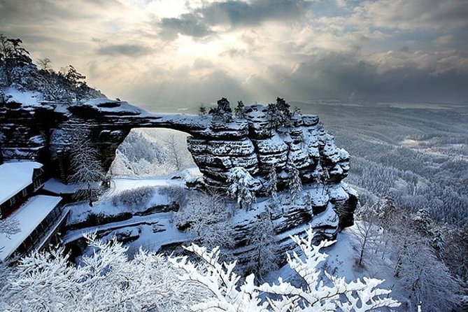 Pravcicka Gate & Bastei Bridge Winter National Park Tour from Prague - What the Day Feels Like: Steps, Slippery Spots, and Staying Comfortable