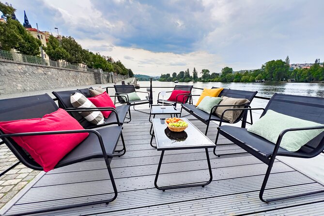 Private 3 Hour Prague Cruise with Unlimited Beer or Prosecco - National Theatre to Prague Castle: the “big postcard” stretch