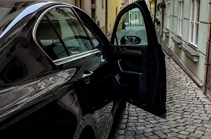Private ARRIVAL Transfer by LIMOUSINE 3+1pax - Who This Transfer Is Best For (and Who Should Compare Options)