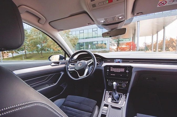 Private ARRIVAL Transfer by LIMOUSINE 3+1pax - Should You Book This Private Prague Arrival Transfer?