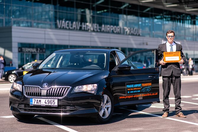 Private Arrival Transfer: Prague Airport - Drop-off inside your plans: customize where you end up