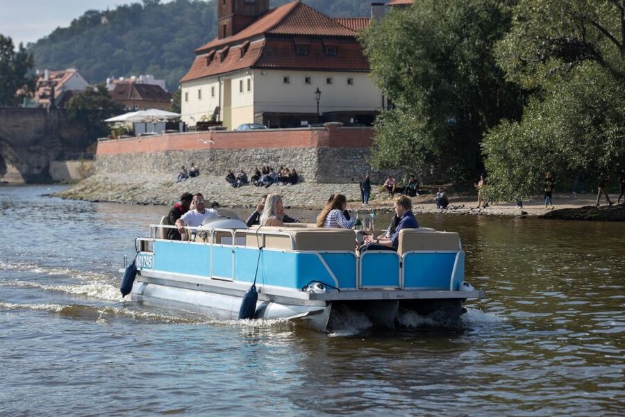 Private Boat Cruise With Unlimited Prosecco - Price and value: is $412 per group up to 10 actually fair?