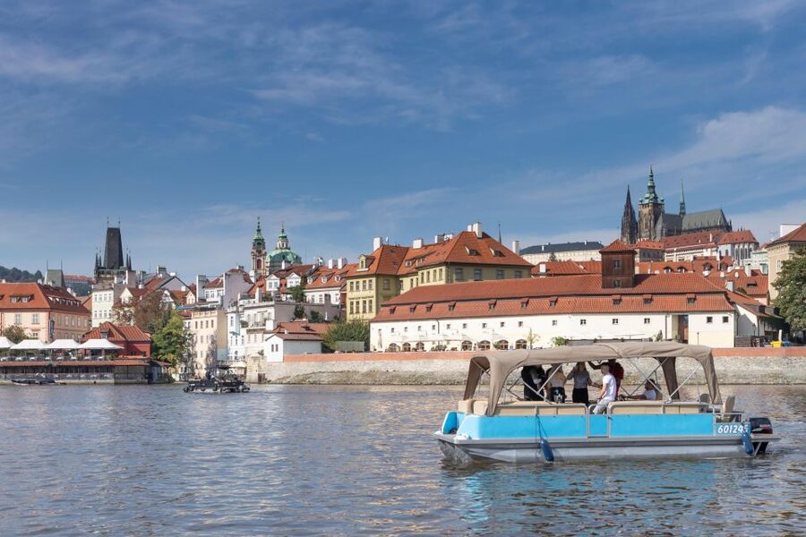 Private Boat Cruise With Unlimited Prosecco - Who this private Prosecco cruise is best for