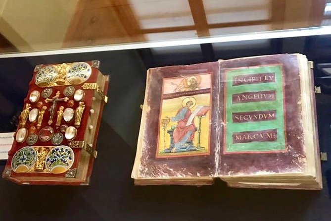 Private Custom Tour of Strahov Library and Prague - A note on photo time, pacing, and that behind-the-ropes feeling
