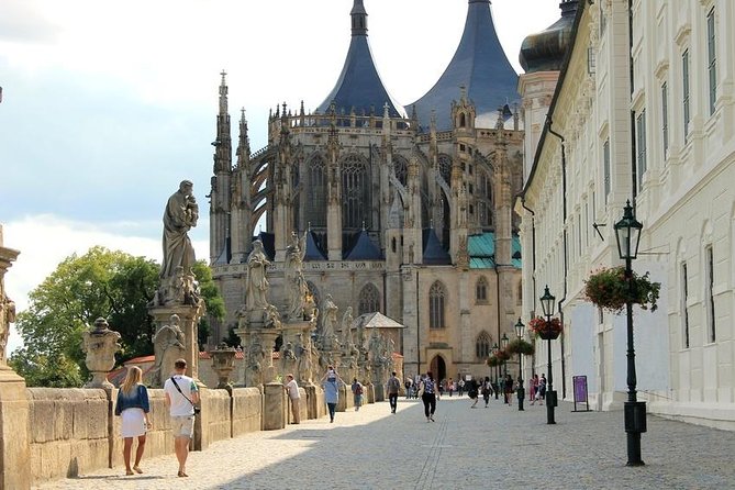 Private Day trip from Prague to Kutná Hora - The Mercedes transfer and the value of not playing transit Tetris