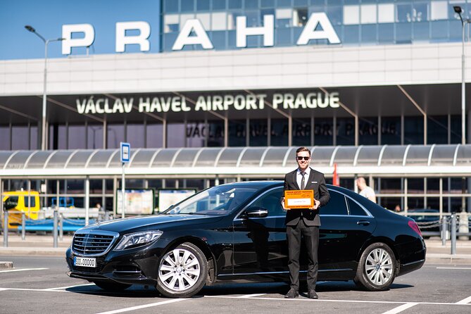 Private Departure Transfer: Prague Airport - Door-to-door Prague to Ruzyne: what feels different right away