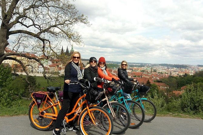 PRIVATE eBIKE TOUR - Castle history from the outside: you’ll recognize the big pieces