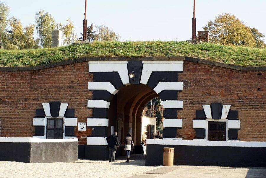 Private Half-Day Tour To Terezin Concentration Camp - Key things you’ll notice on this Terezín tour