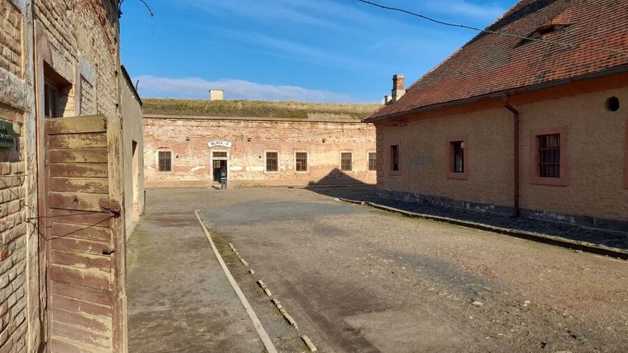 Private Half-Day Tour To Terezin Concentration Camp - Entering Terezín with the right context