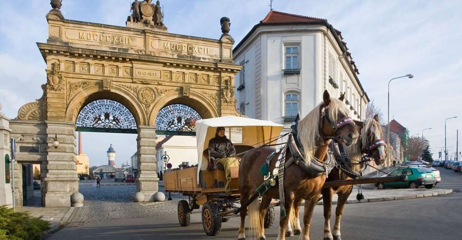 Private Pilsen & Pilsner Urquell Brewery Tour Prague - Inside the Pilsner Urquell tour: the 1842 story you’ll remember