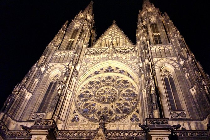 Private Prague Castle and Lobkowicz Palace Half-Day Tour - Entering Prague Castle: More Than a Big Gate and a View