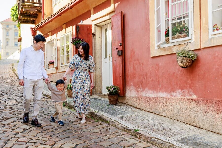 Private Prague Sunrise Photoshoot + Walking Tour - How the morning runs: meeting in Old Town and moving on foot