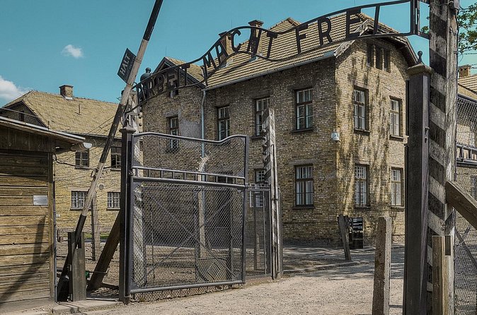 Private Tour to Auschwitz from Prague - The return to Prague: a built-in decompression window
