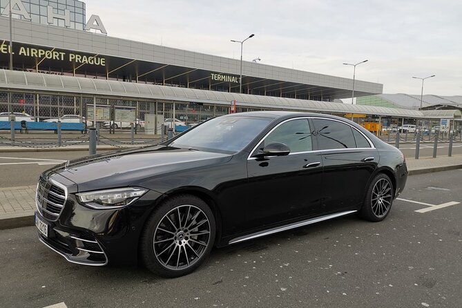 Private Transfer from Prague Airport to Prague City Hotels 1 - 3 pax - Ending at Your Hotel Anywhere in Prague: Door-to-Door Convenience