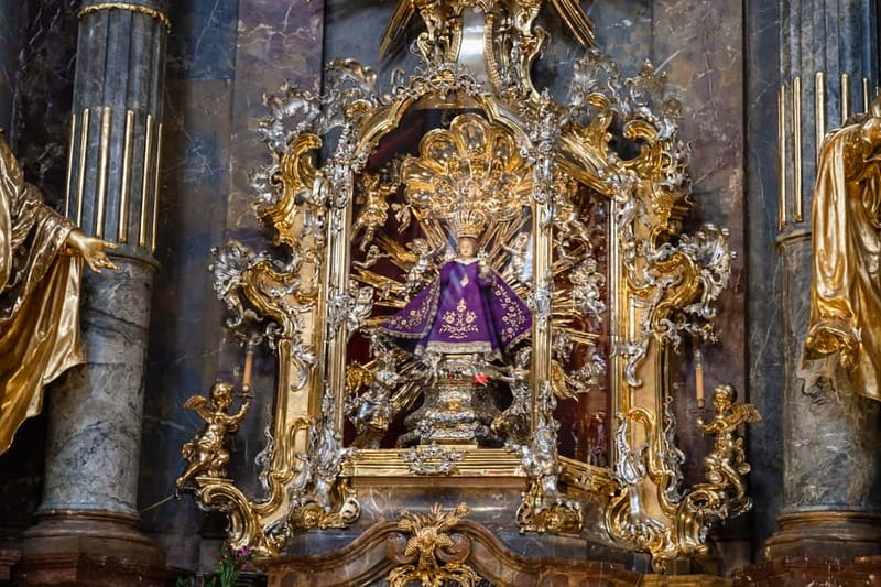 Private Walking tour: From Charles Bridge to Prague Castle - What it’s like to walk: comfort, weather, and realistic expectations