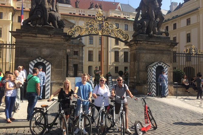 Radtour durch Prag auf Deutsch - Meeting Point and What You’re Really Paying For