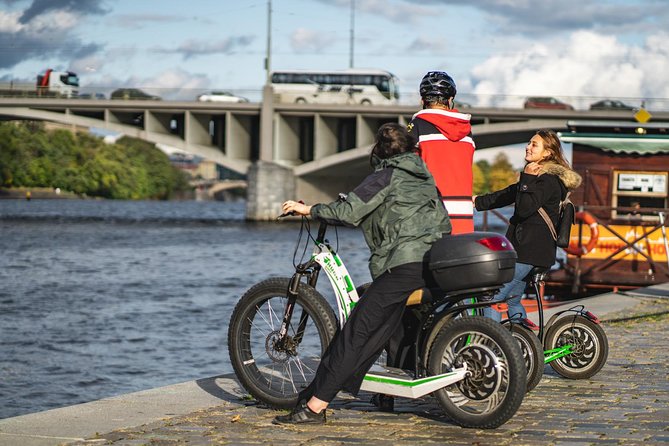 Rent your E-Scooter Hugo Bike in Prague! - Should you book the HUGO Bike rental with SegwayTrip Prague?