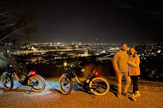 Retro Style E-Bike Night Tour in Prague - Live Guided - Meeting at Štěpánská 55 and the 10-minute training reality check