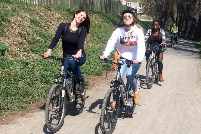 River & Park Bike Tour to Troja Chateau (Private small groups) - Stromovka Kralovska obora: Big Park Riding and a Breather From Prague Streets