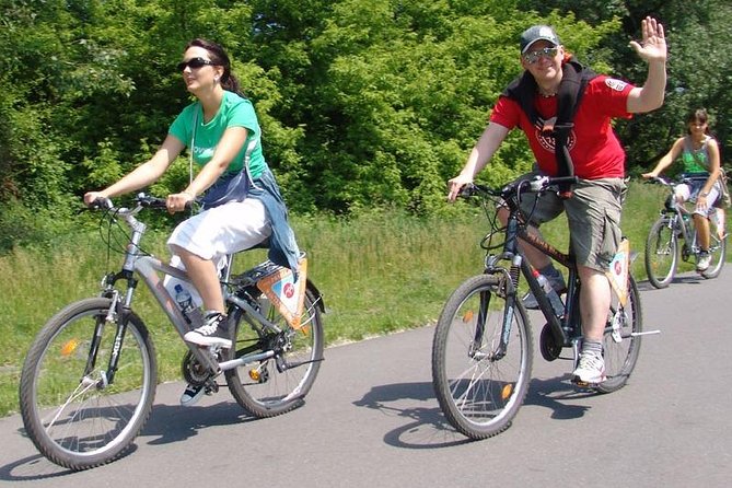 River & Park Bike Tour to Troja Chateau (Private small groups) - Letna Park: Prague Views That Don’t Require a Long Walk