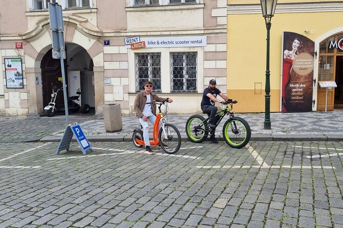 Scenic Panoramic views e-Scooter/ eBike Guided Tour of Prague - Prague Castle Area in 20 Minutes: How to Make It Count