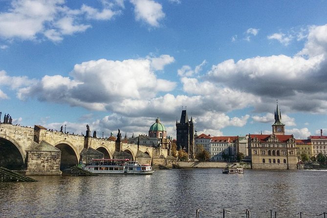 Shared Departure Transfer: Prague Hotel to Prague Airport - How This Prague Hotel-to-Airport Transfer Works