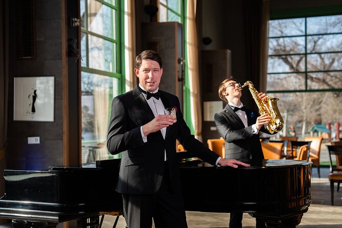 Sinatra Tribute Show and Dinner Experience in Manes - Sinatra at Art Restaurant Mánes: more than just a concert room