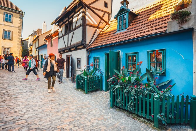 Skip the line: Prague Castle Interiors Tour with Local Guide - Stop 4: Golden Lane, sharpshooter cottages, and Kafka’s connection