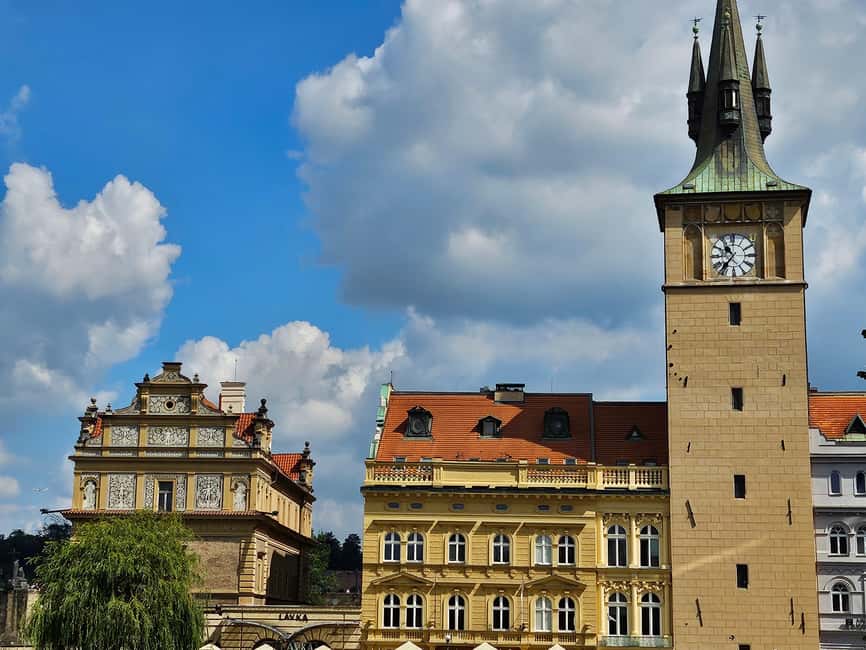 Skip-the-Line Private Tour of Prague Castle & Hidden Gems - Skip-the-line at St. Vitus Cathedral: what you’re really buying