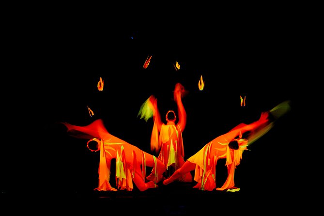 Skip the Line: WOW Show Black Light Theater in Prague Ticket - Audience Participation: When Spiders, Balls, and Bubbles Hit the Room