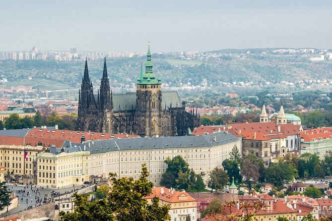 Small-Group Tour of Prague Castle with a local guide - Why Prague Castle fits this tour length (2 hours 30 minutes)