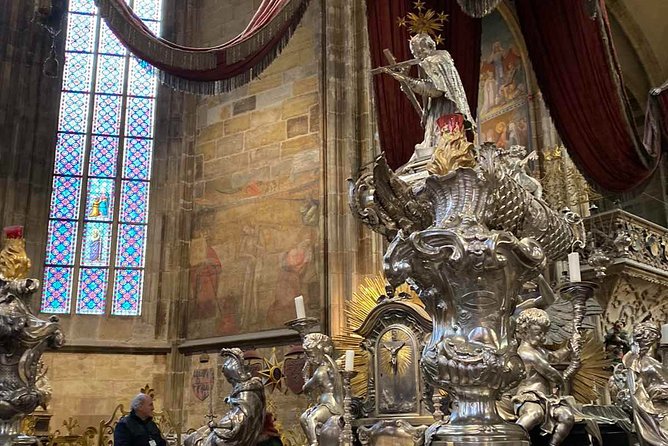 Small-Group Tour of Prague Castle with a local guide - Golden Lane: fortification homes turned today’s shops and galleries