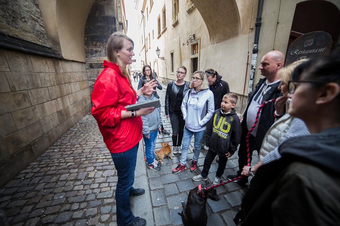Small-Group World War 2 & Operation Anthropoid Tour in Prague - Petschek Palace and the Gestapo Headquarters Reality Check