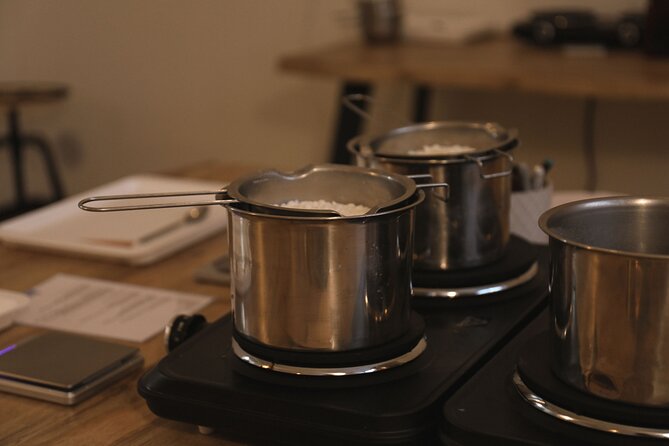 Soy Candles Workshop in Prague - Staff Support: The Difference Between Easy and Frustrating