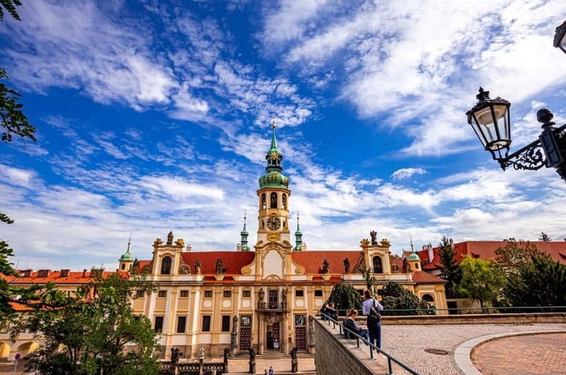 St Vitus Cathedral & Hidden Gems of Prague Castle - FAQ