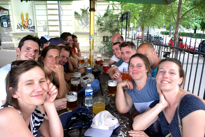 Sunny Beer garden tour - Lunch at Letná: burgers first, then the drinks