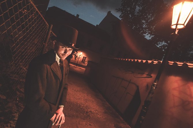 Telltale Ghost Tour - Meeting at Old Town Square (And Why the Start Matters)