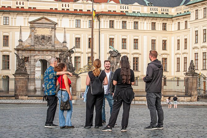 The Castle Side Food Tour: Hidden Flavors & Scenic Views - The tour vibe: good for couples, small groups, and solo diners