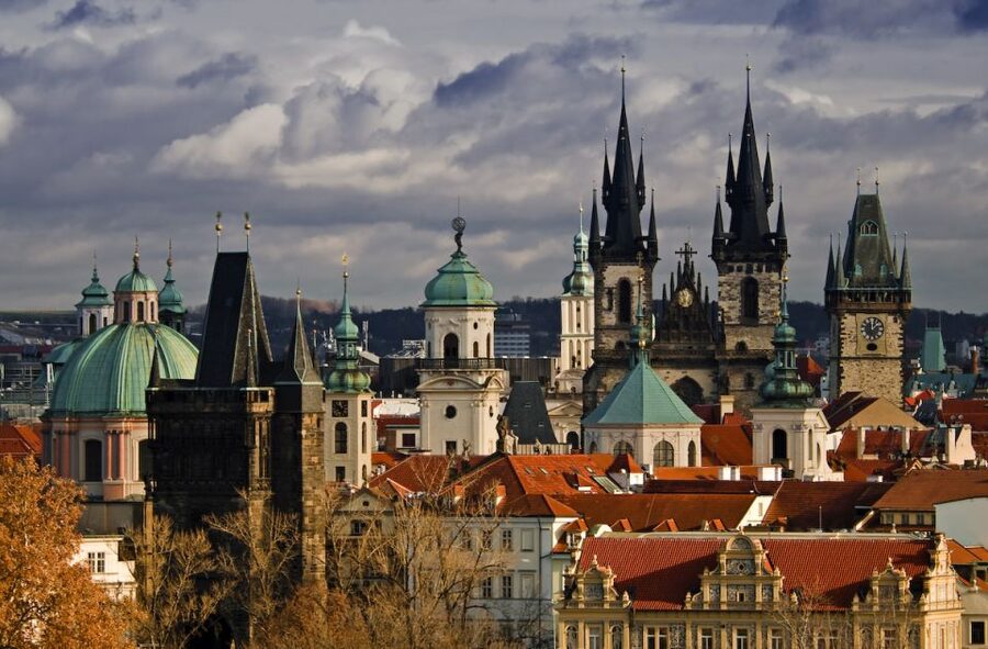 The essentials of Prague - Where the tour starts: Powder Tower meets a fast orientation