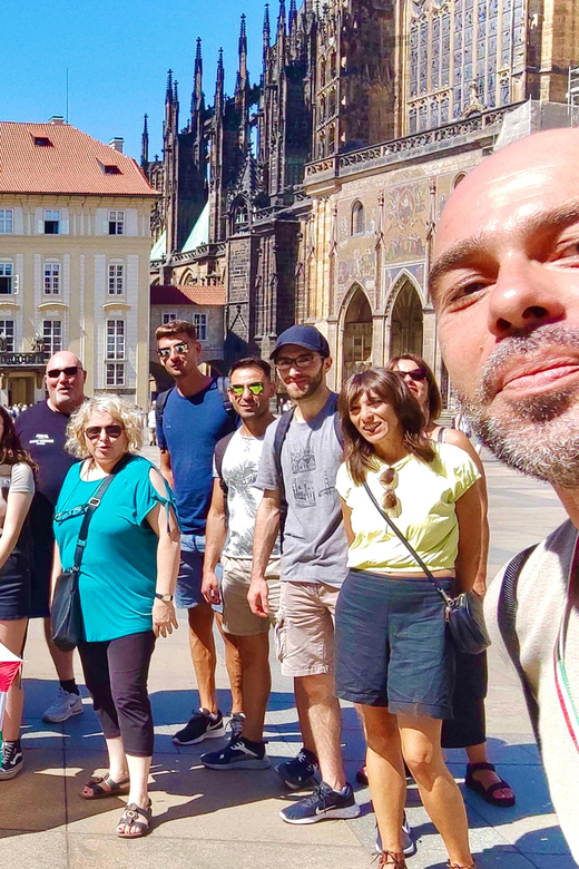 Tour of Prague Castle in italian language ticket included - St. Vitus Cathedral: The Big Christian Heart of Prague