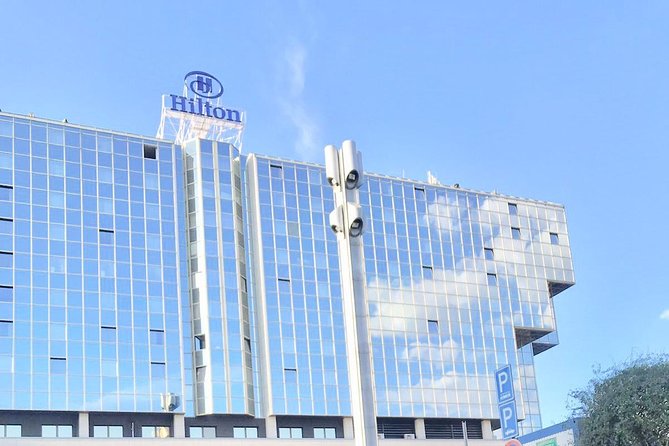 Transfer from Prague Hotel to Airport Prague - The Car and the Clock: air-conditioning, GPS tracking, and the 20–40 minute ride