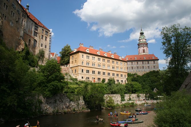 Trip to Cesky Krumlov from Prague - The bears factor: why spring weather can change the day