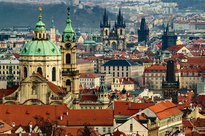 VIP Tour: Professional photos - You and Prague Best Monuments - Charles Bridge: the tricky photo moment—and the reason a photographer is worth it
