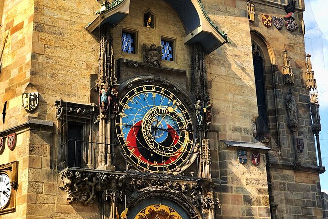 VIP Tour: Professional photos - You and Prague Best Monuments - The first phase: makeup and styling that actually helps your photos
