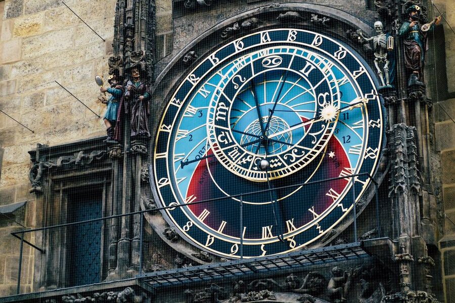 Walking tour of Prague in french: Old Town & Charles Bridge - Why this French Old Town & Charles Bridge walk is such a smart use of time