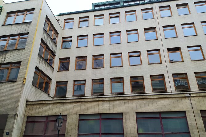 Wars and Totality Private Walking Tour in Prague - The Museum of Communism Stop: Why It Helps the Whole Story