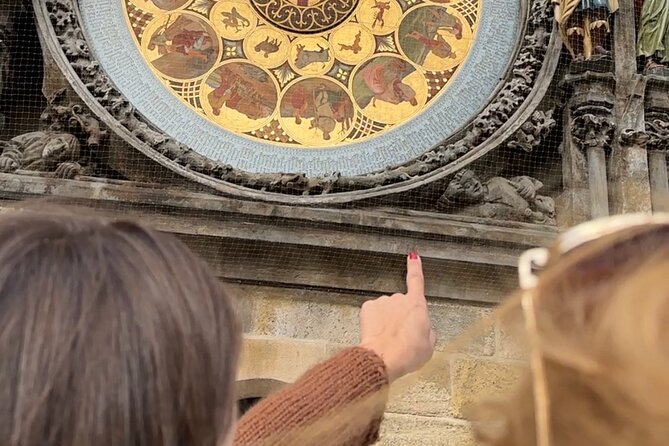Wine Tasting and History Prague - Charles Bridge: the practical pause before the wine bar