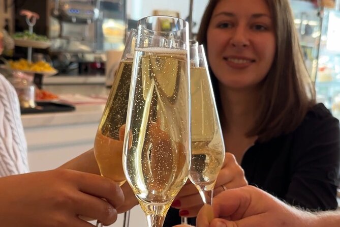 Wine Tasting and History Prague - What you’ll actually taste: Prosecco plus Czech reds, whites, and rosé